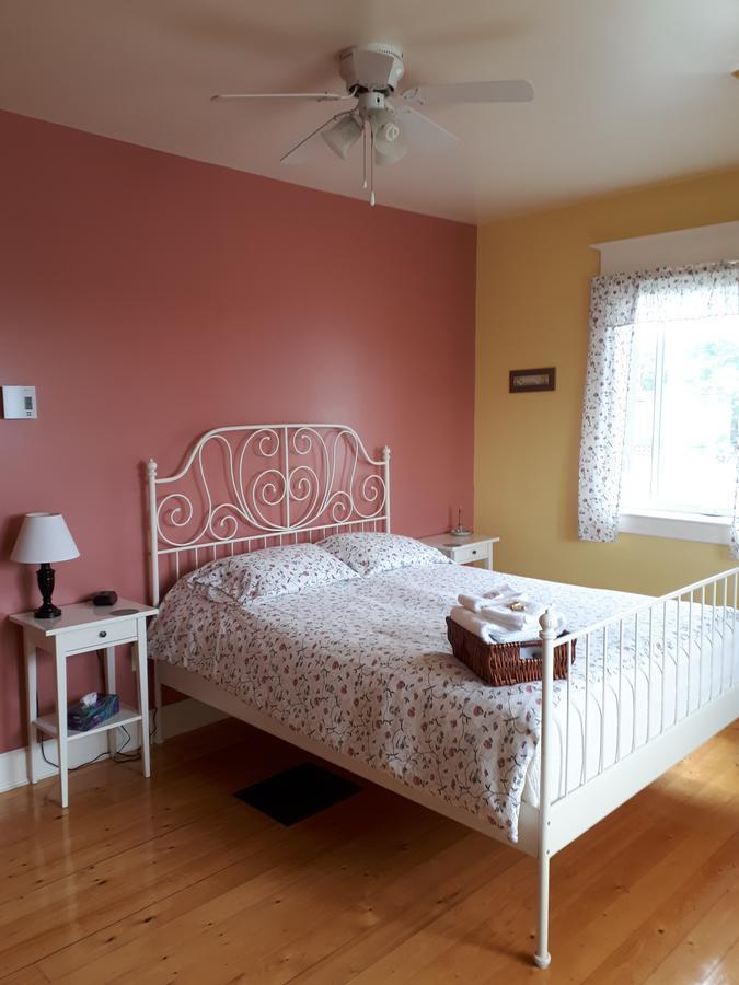 Bed and Breakfast Dans les draps de Morphee à Campbellton Extérieur photo